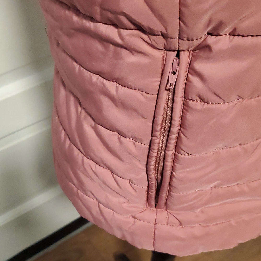 LOFT Pink Puffer Vest - Picture 6 of 11